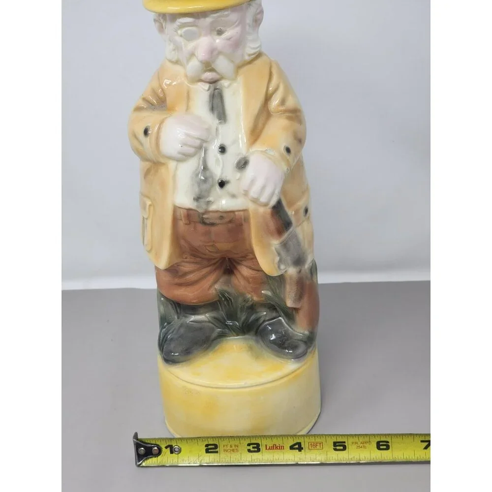 Vintage British Colonial Safari Mouse Hunter Figurine Alberta Ceramic‎ Decanter